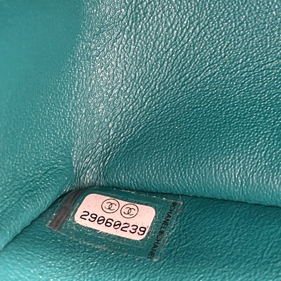 Back on the market Chanel Mini reissue - Picture 6 of 16